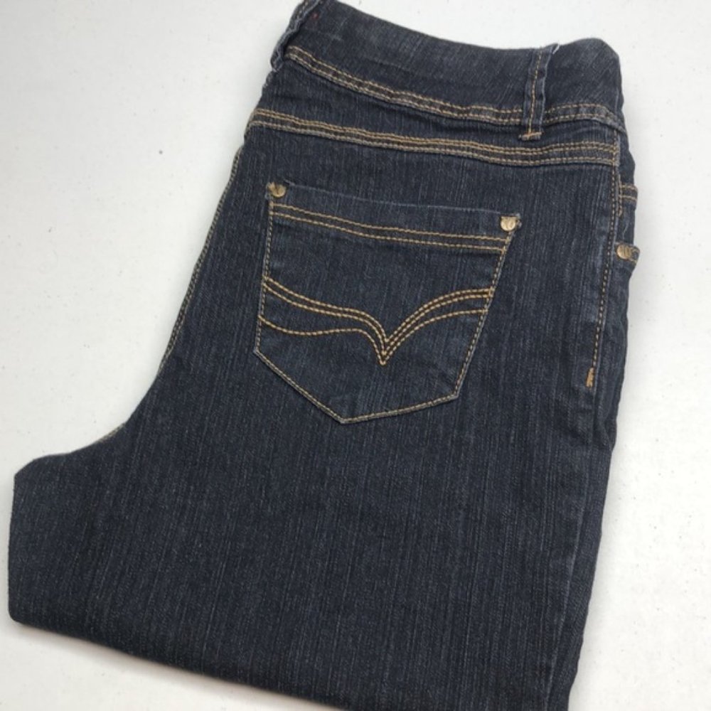 LIKE NEW DC STRETCH SAVVY DENIM CAPRIS 14/32x18 ⭐️
